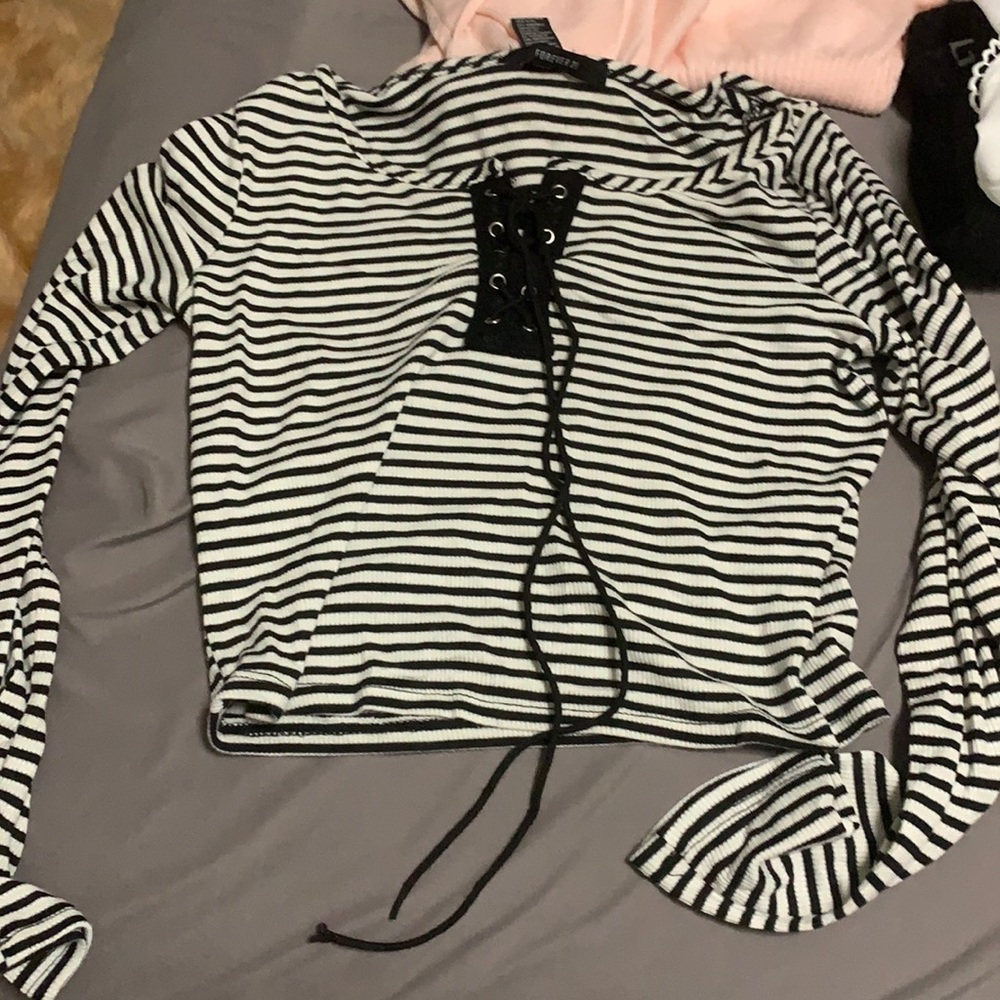 Women crop top